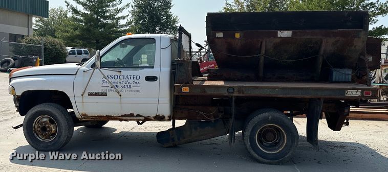 image for item JD9042 1995 Dodge Ram 3500  flatbed pickup truck