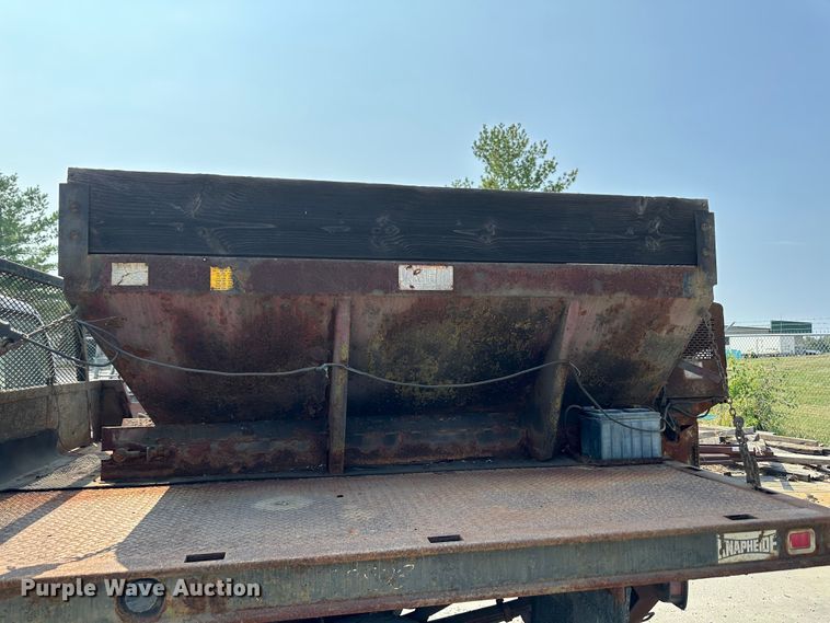 image for item JD9042 1995 Dodge Ram 3500  flatbed pickup truck