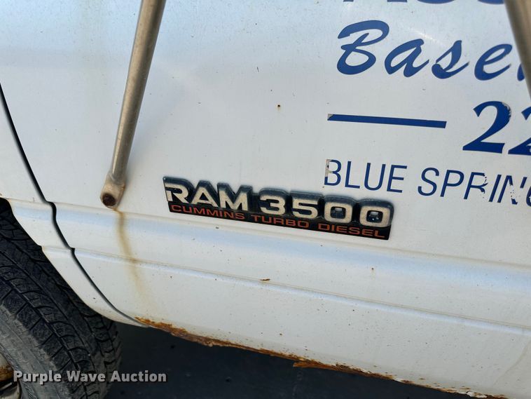 image for item JD9042 1995 Dodge Ram 3500  flatbed pickup truck