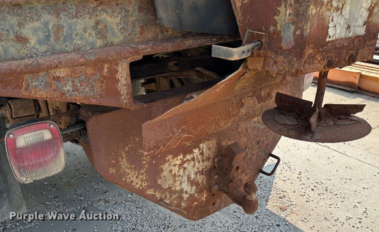 image for item JD9042 1995 Dodge Ram 3500  flatbed pickup truck