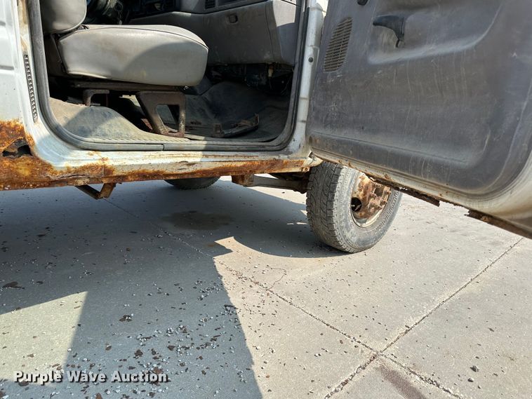 image for item JD9042 1995 Dodge Ram 3500  flatbed pickup truck