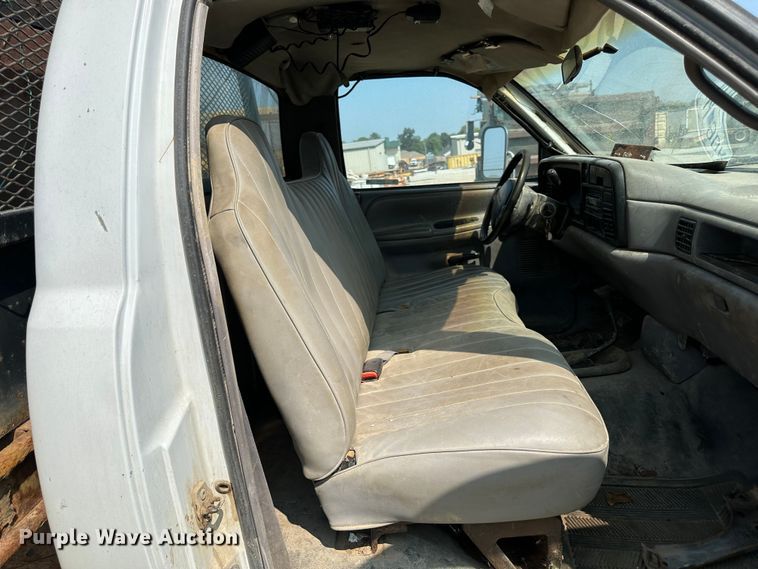 image for item JD9042 1995 Dodge Ram 3500  flatbed pickup truck