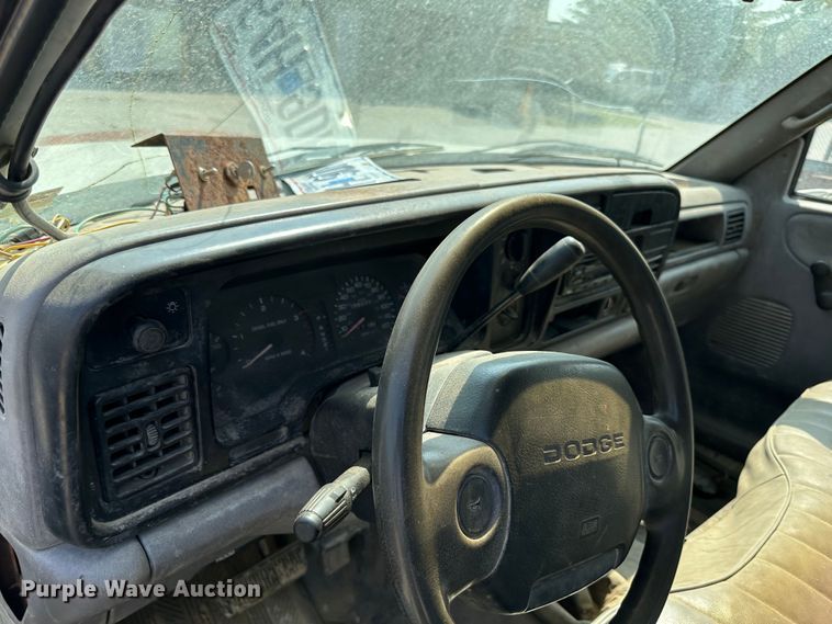 image for item JD9042 1995 Dodge Ram 3500  flatbed pickup truck