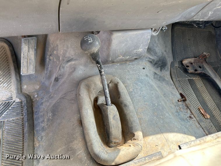 image for item JD9042 1995 Dodge Ram 3500  flatbed pickup truck