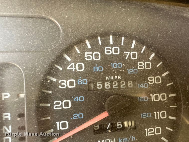 image for item JD9042 1995 Dodge Ram 3500  flatbed pickup truck