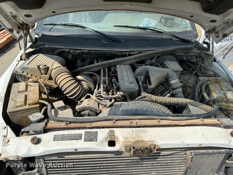 image for item JD9042 1995 Dodge Ram 3500  flatbed pickup truck