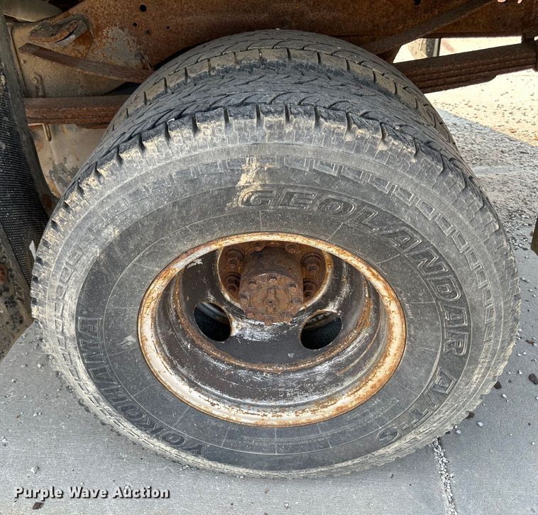 image for item JD9042 1995 Dodge Ram 3500  flatbed pickup truck