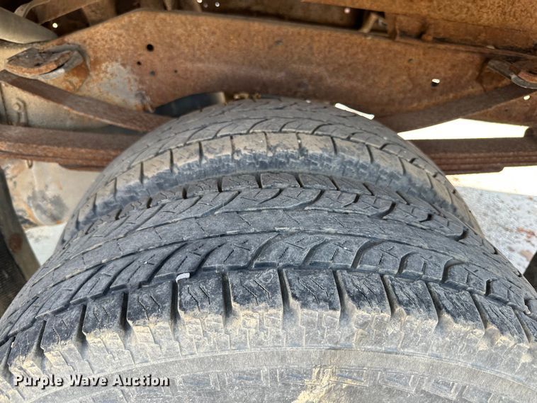 image for item JD9042 1995 Dodge Ram 3500  flatbed pickup truck