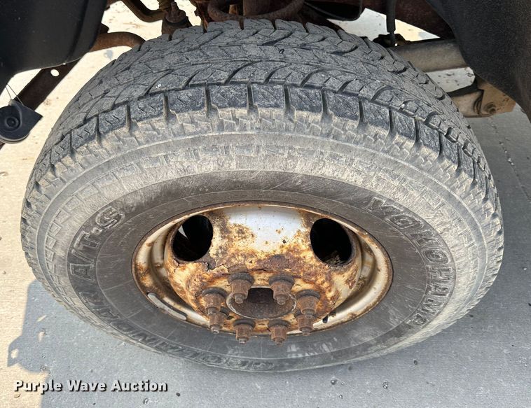 image for item JD9042 1995 Dodge Ram 3500  flatbed pickup truck