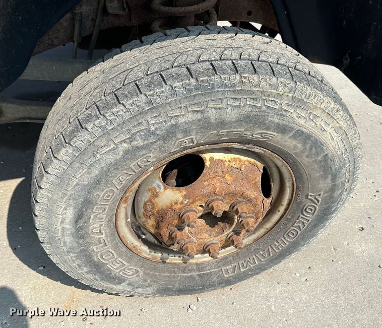 image for item JD9042 1995 Dodge Ram 3500  flatbed pickup truck