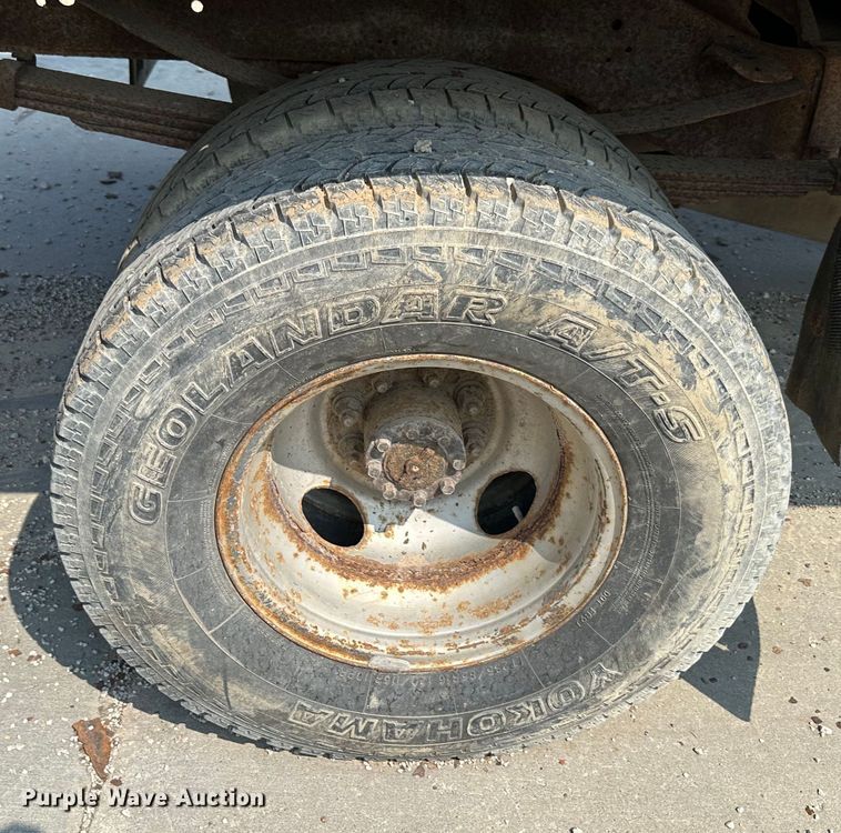 image for item JD9042 1995 Dodge Ram 3500  flatbed pickup truck