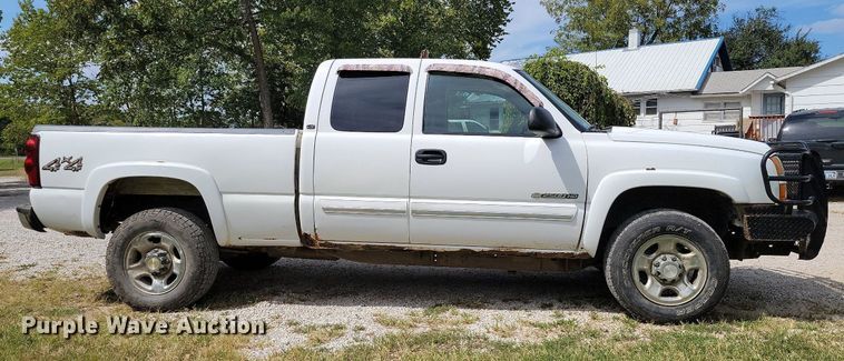 image for item JE9531 2007 Chevrolet Silverado 2500HD  Ext. Cab pickup truck