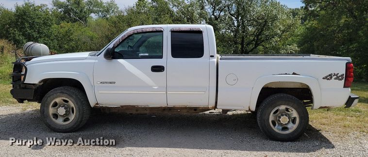 image for item JE9531 2007 Chevrolet Silverado 2500HD  Ext. Cab pickup truck