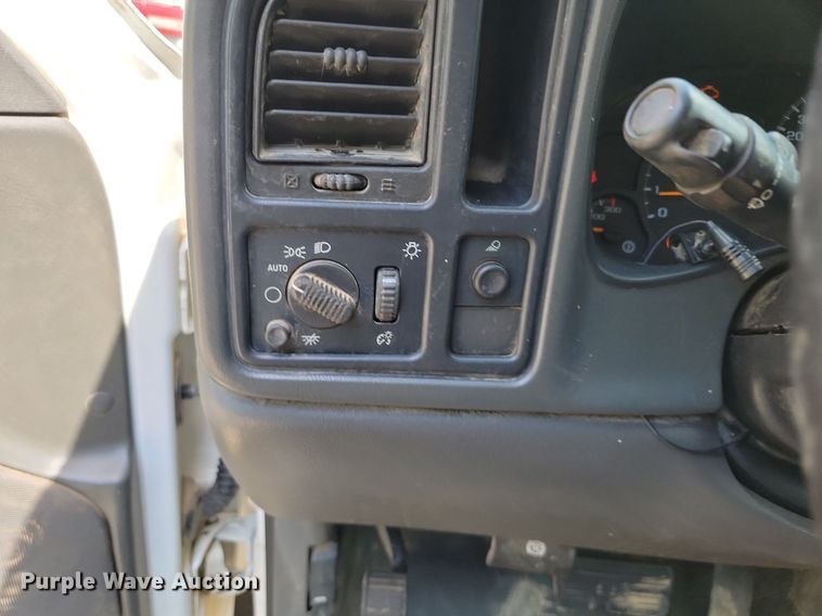 image for item JE9531 2007 Chevrolet Silverado 2500HD  Ext. Cab pickup truck