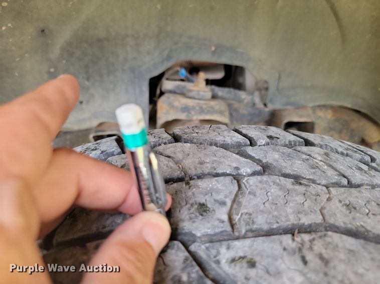 image for item JE9531 2007 Chevrolet Silverado 2500HD  Ext. Cab pickup truck