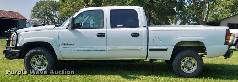 image for item JE9537 2007 Chevrolet Silverado 2500HD Crew Cab pickup truck