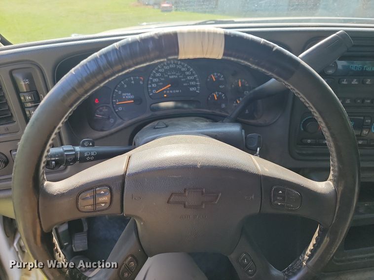 image for item JE9537 2007 Chevrolet Silverado 2500HD Crew Cab pickup truck