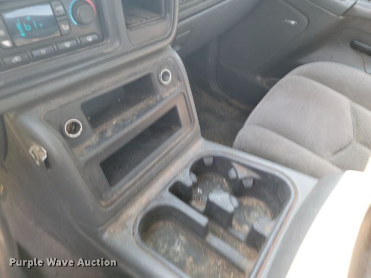 image for item JE9537 2007 Chevrolet Silverado 2500HD Crew Cab pickup truck