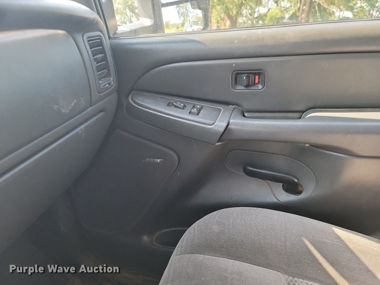 image for item JE9537 2007 Chevrolet Silverado 2500HD Crew Cab pickup truck