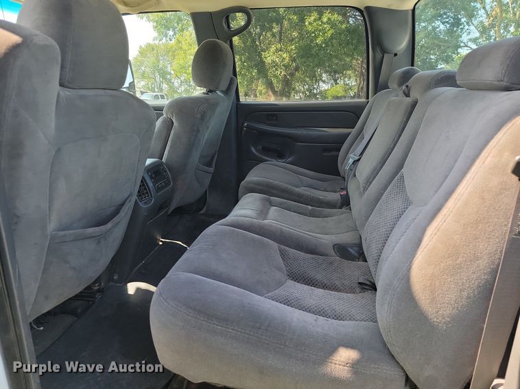 image for item JE9537 2007 Chevrolet Silverado 2500HD Crew Cab pickup truck