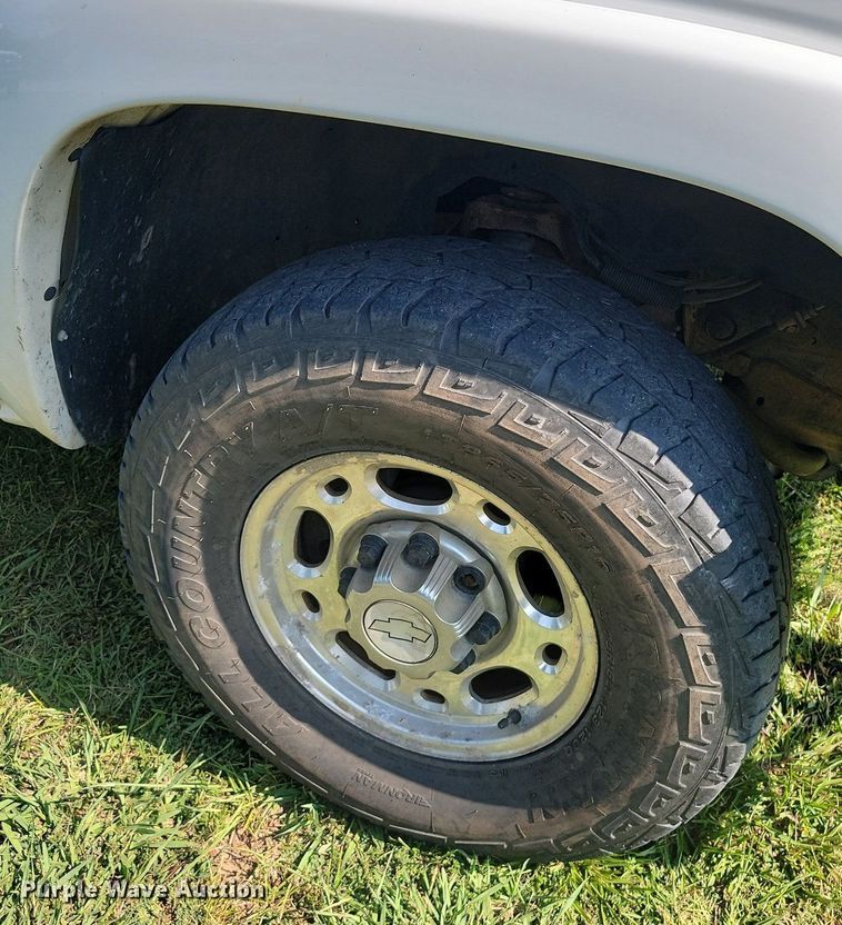 image for item JE9537 2007 Chevrolet Silverado 2500HD Crew Cab pickup truck