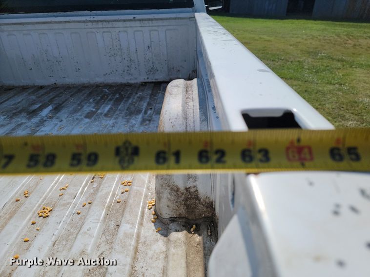 image for item JE9537 2007 Chevrolet Silverado 2500HD Crew Cab pickup truck