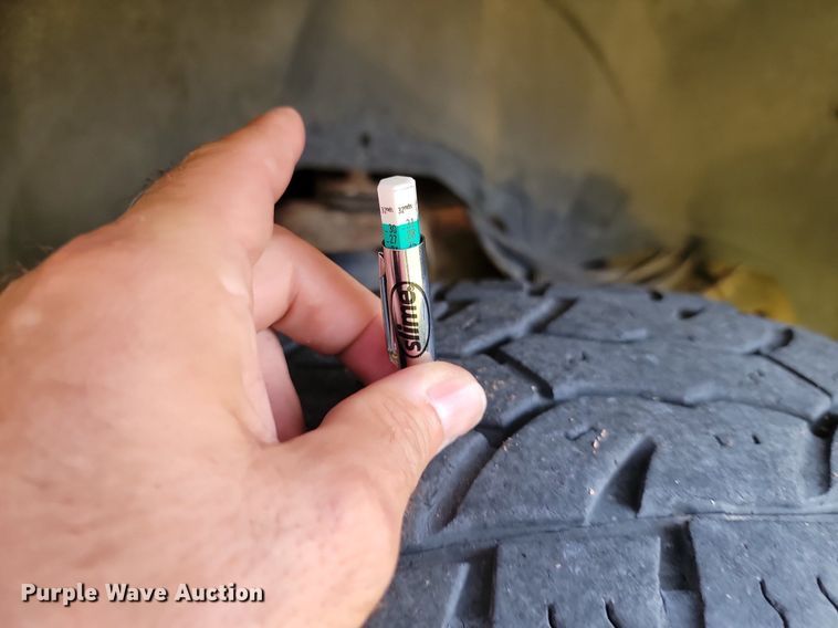 image for item JE9537 2007 Chevrolet Silverado 2500HD Crew Cab pickup truck