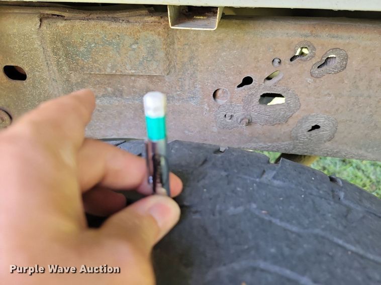 image for item JE9537 2007 Chevrolet Silverado 2500HD Crew Cab pickup truck