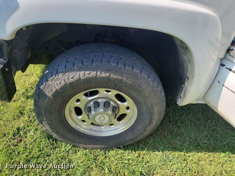 image for item JE9537 2007 Chevrolet Silverado 2500HD Crew Cab pickup truck