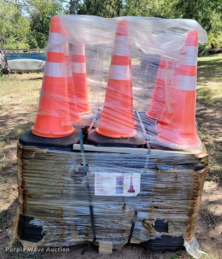 image for item JE9541 (250) safety cones
