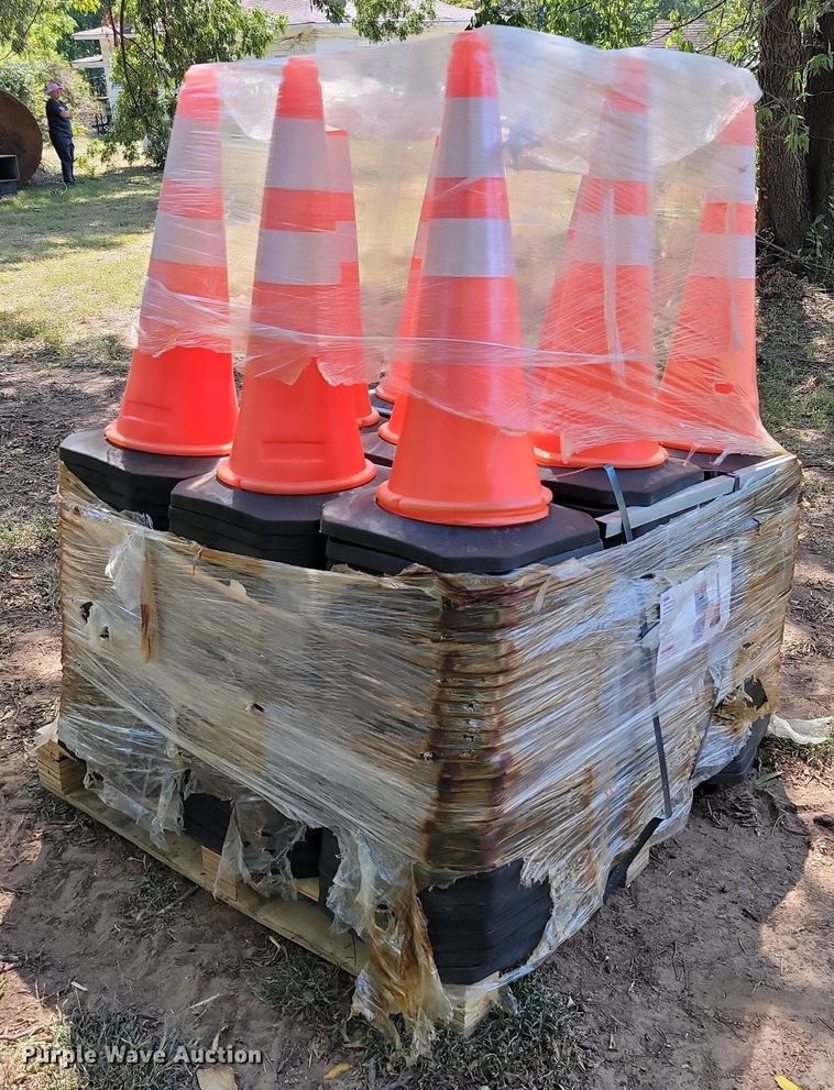 image for item JE9541 (250) safety cones