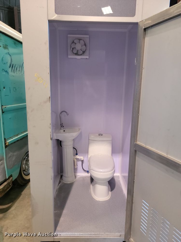 image for item JE9542 Portable restroom