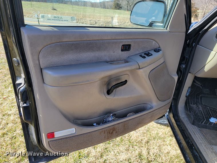 image for item JL9346 2002 Chevrolet Silverado 1500  Ext. Cab pickup truck