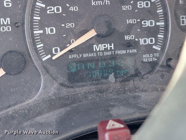 image for item JL9346 2002 Chevrolet Silverado 1500  Ext. Cab pickup truck