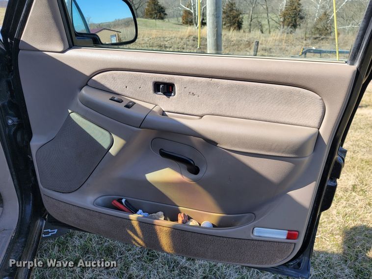 image for item JL9346 2002 Chevrolet Silverado 1500  Ext. Cab pickup truck