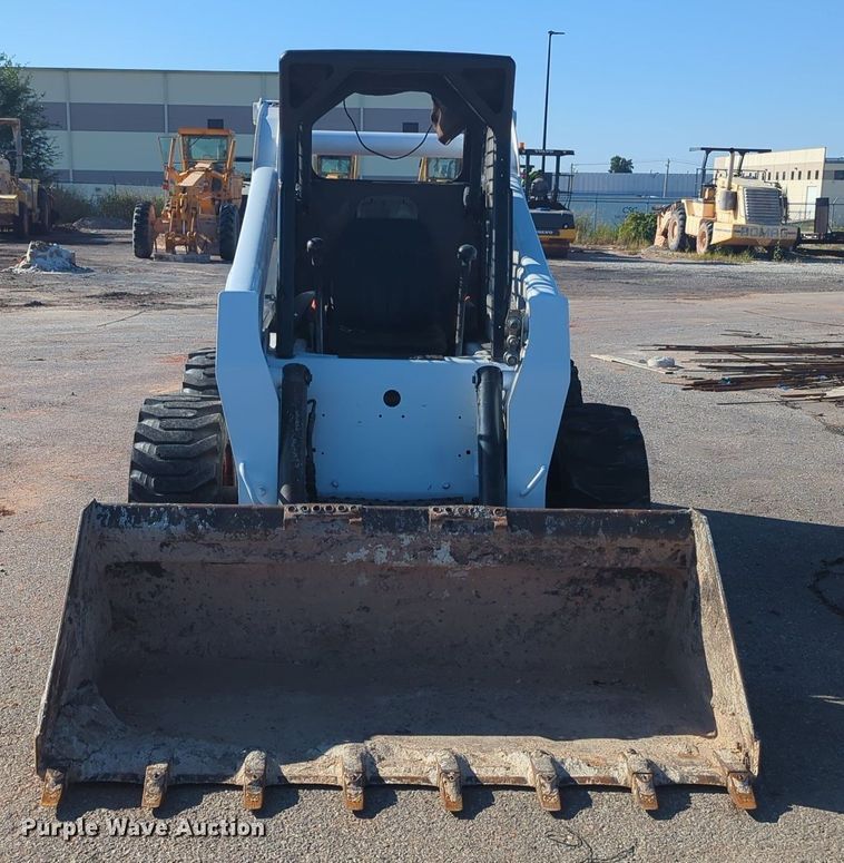 image for item KB9380 2005 Bobcat S250  skid steer loader