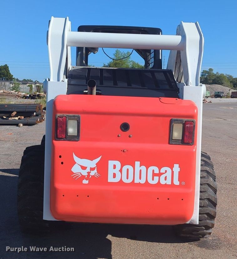 image for item KB9380 2005 Bobcat S250  skid steer loader