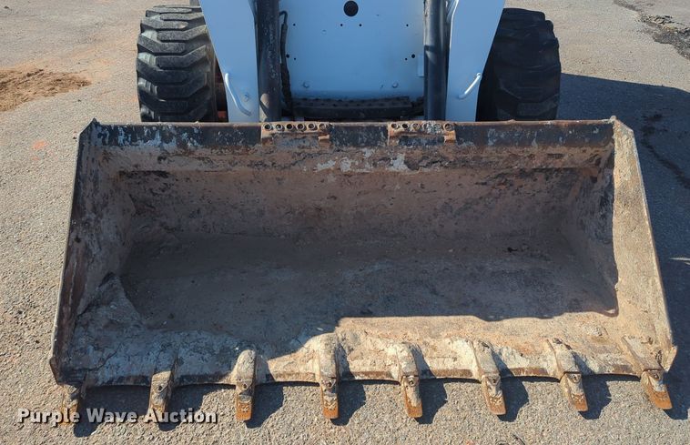 image for item KB9380 2005 Bobcat S250  skid steer loader