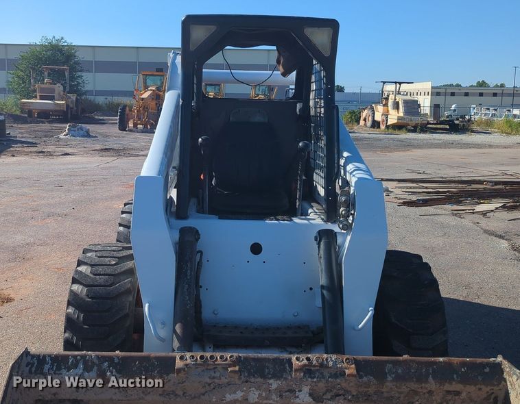 image for item KB9380 2005 Bobcat S250  skid steer loader