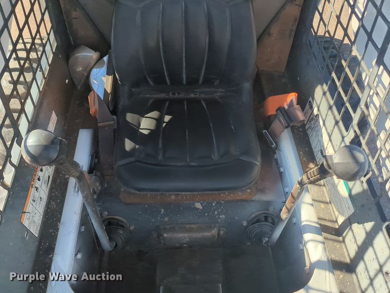 image for item KB9380 2005 Bobcat S250  skid steer loader