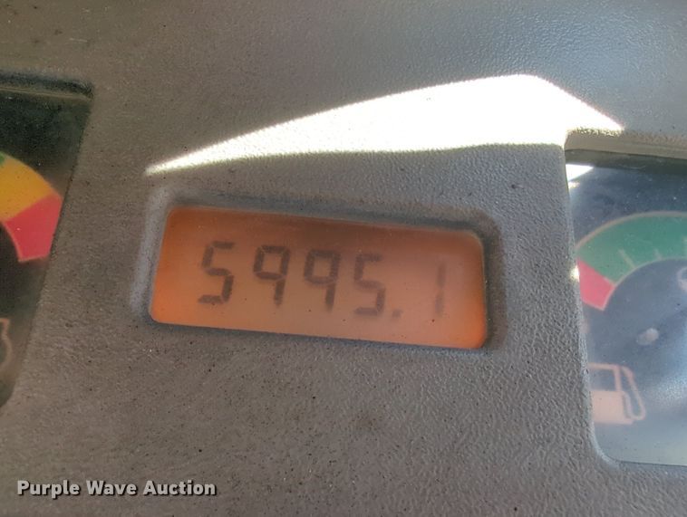 image for item KB9380 2005 Bobcat S250  skid steer loader