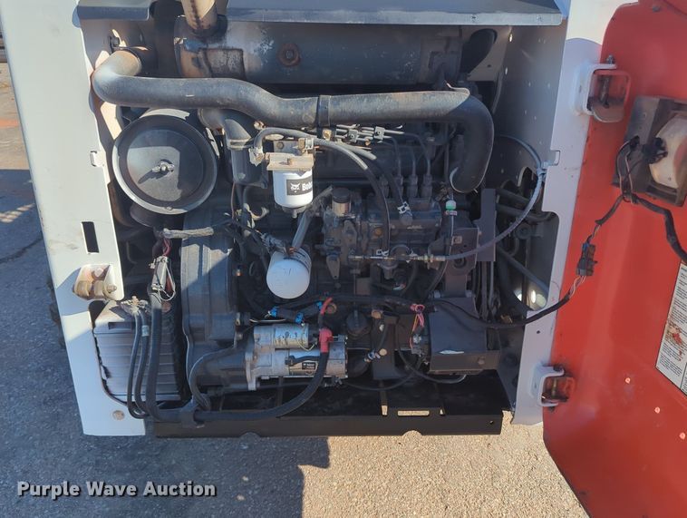 image for item KB9380 2005 Bobcat S250  skid steer loader