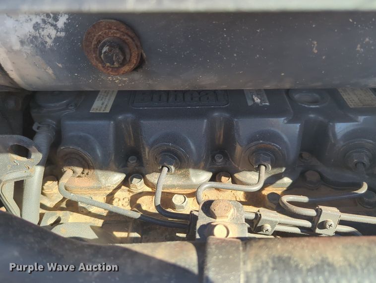 image for item KB9380 2005 Bobcat S250  skid steer loader