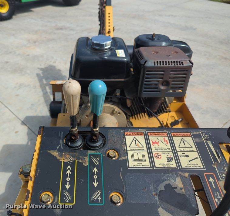 image for item KB9384 2016 Vermeer RTX130  trencher