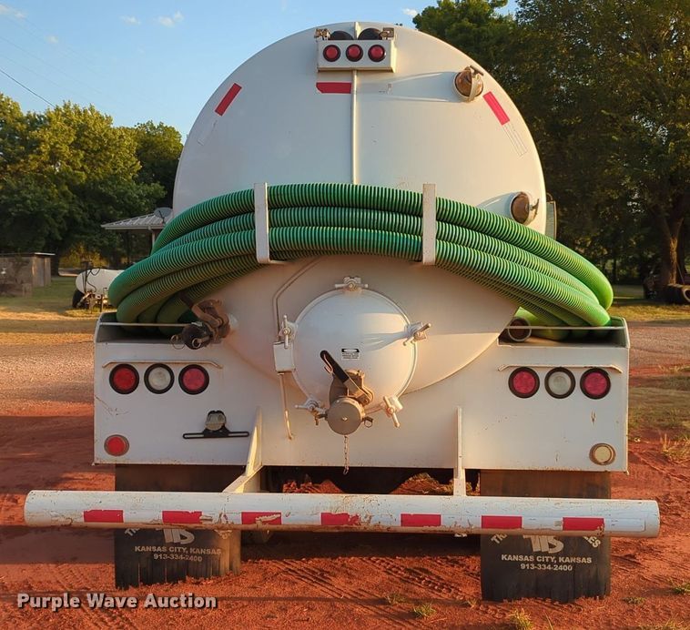 image for item KB9391 2012 International 4300  vacuum truck