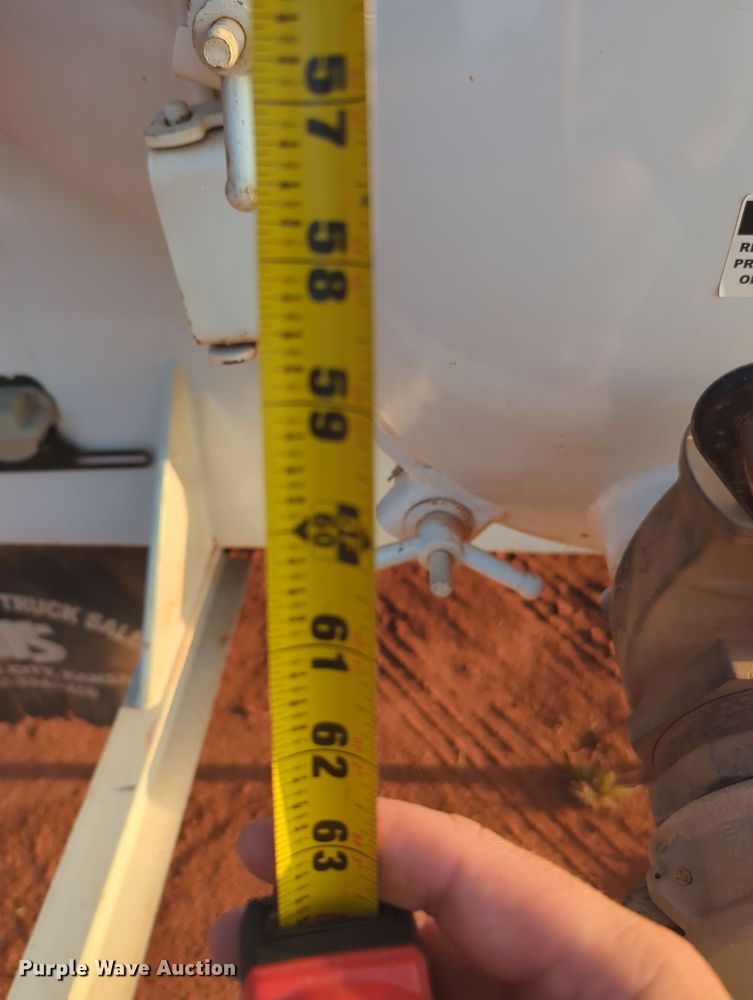 image for item KB9391 2012 International 4300  vacuum truck