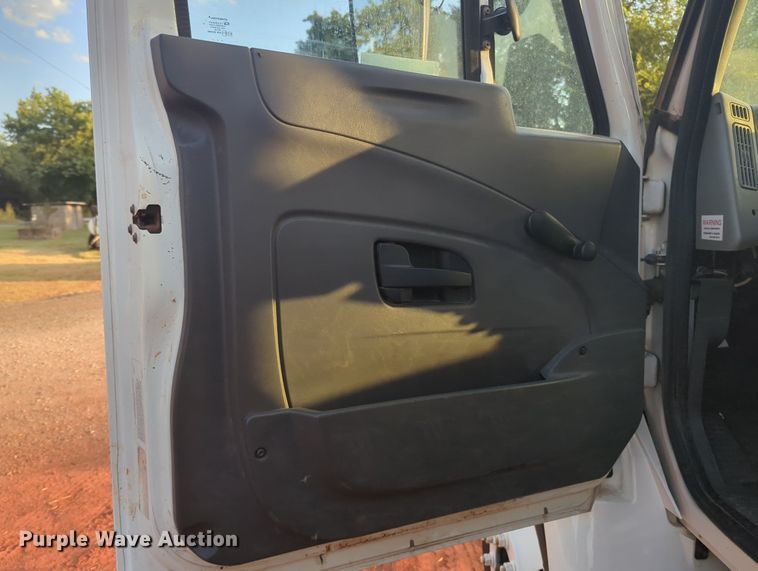 image for item KB9391 2012 International 4300  vacuum truck