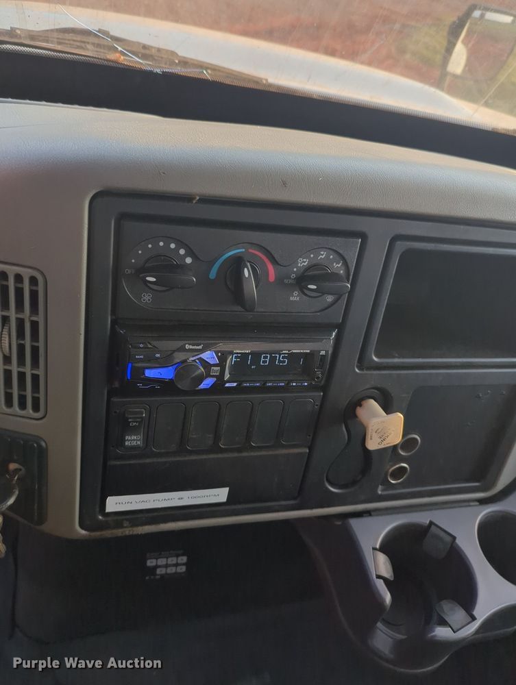 image for item KB9391 2012 International 4300  vacuum truck