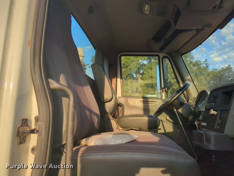 image for item KB9391 2012 International 4300  vacuum truck