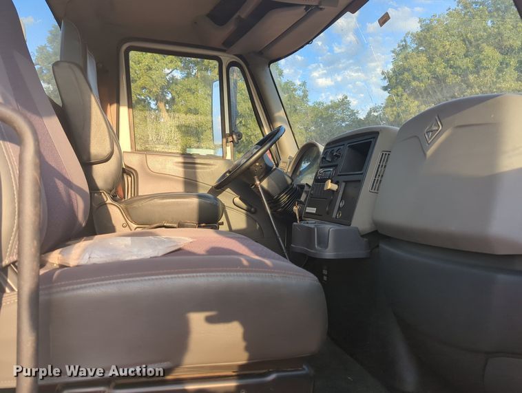 image for item KB9391 2012 International 4300  vacuum truck